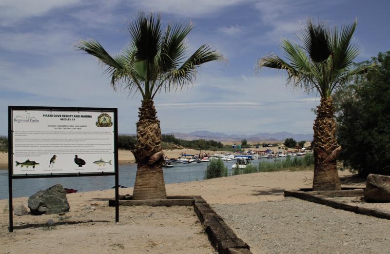 Pirate Cove Resort & Marina Needles Exterior foto